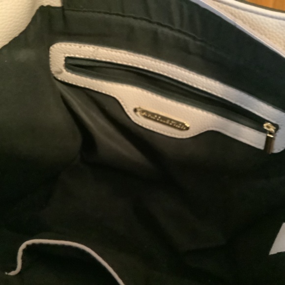 MK Purse - Picture 5 of 7